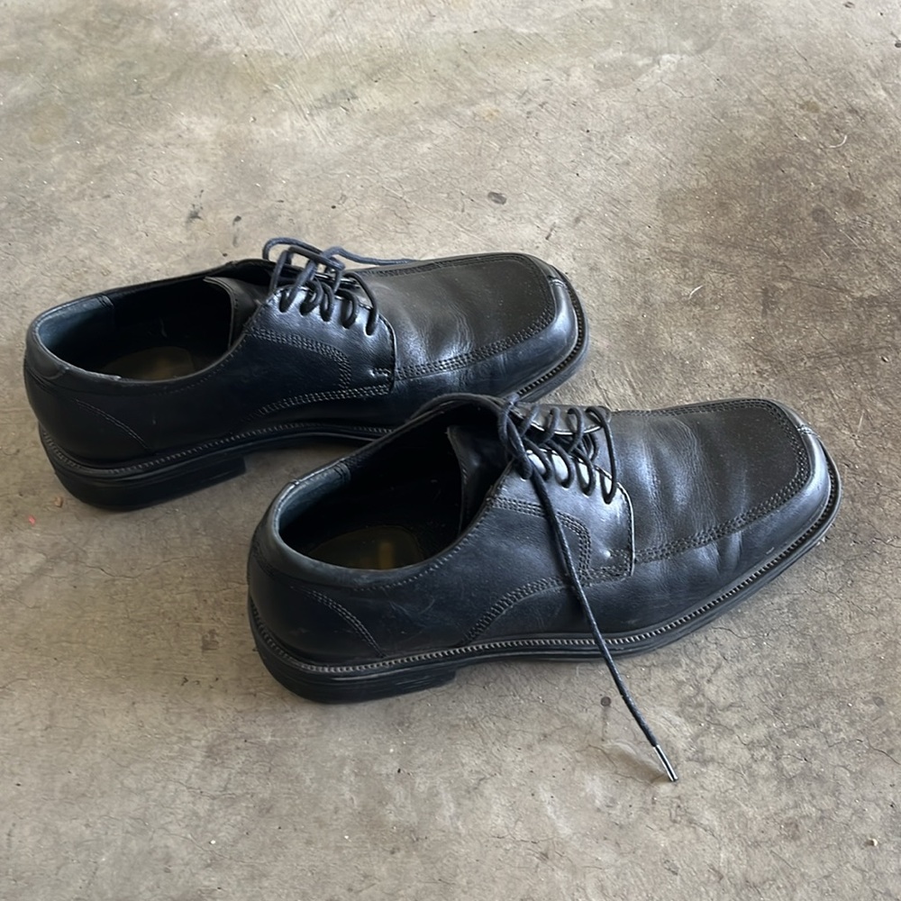 Men's Black Leather Dress Shoes - Picture 2 of 7
